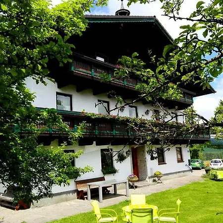 Schusterbauer Farm stay *