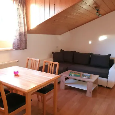 Schusterbauer Farm stay *
